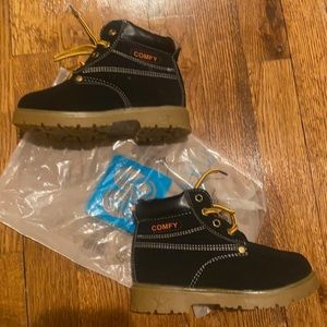 Comfy boys boots new never worn